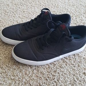 EUC Men's Nike SB Check solarsoft size 9